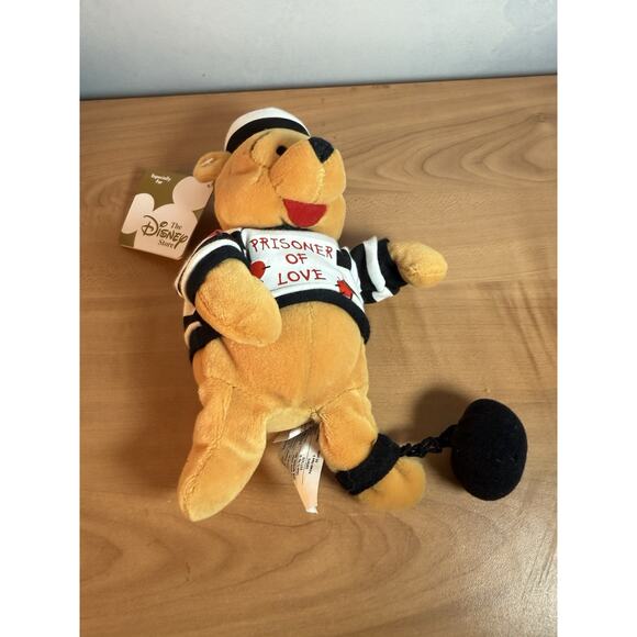 Disney Store Winnie the Pooh Prisoner of Love 8" Plush Valentines Day NWT - Picture 4 of 10